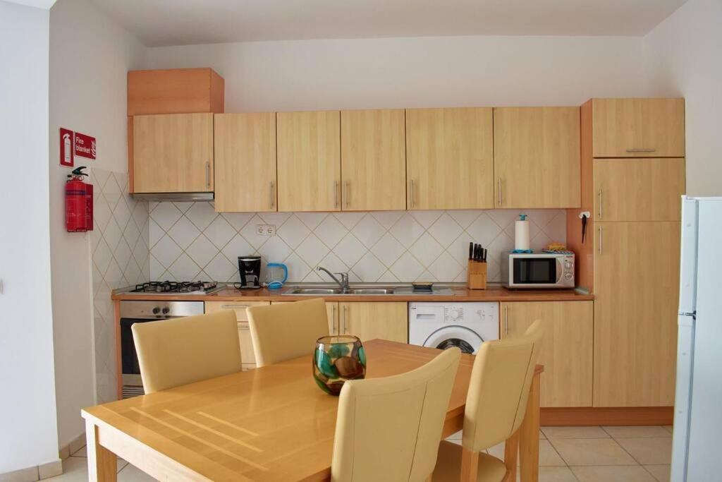 T3 Encantador Com Piscina Wifi E Perto De Apartamento *