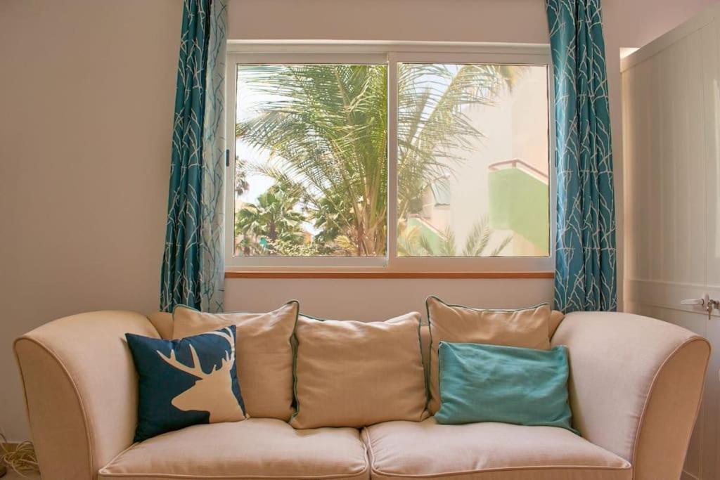 Apartamento T3 Encantador Com Piscina Wifi E Perto De